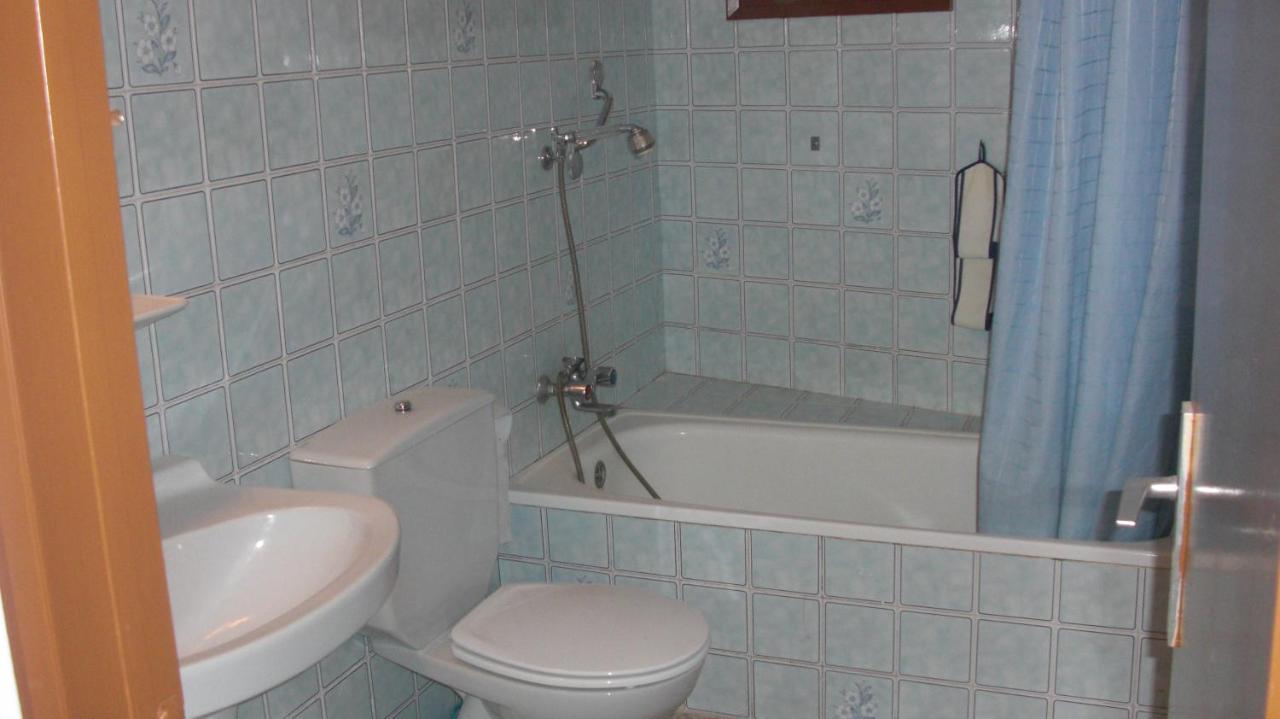 Отель Ca La Conxita Hostal & Restaurante La Vajol Экстерьер фото