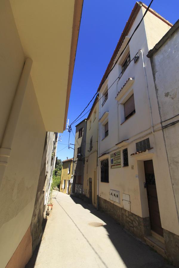 Отель Ca La Conxita Hostal & Restaurante La Vajol Экстерьер фото